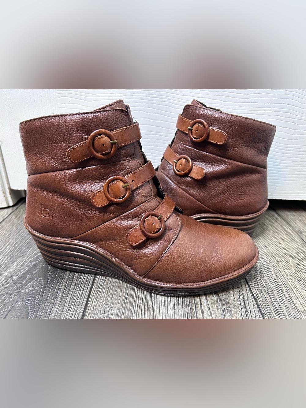 Bionica Brown Leather Wedge Booties Triple Buckle Comfort Side Zip Size 11